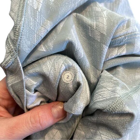 Lululemon Swift Speed High-Rise Tight 28" Chevron Silver Blue White, Size 2 - Picture 10 of 12
